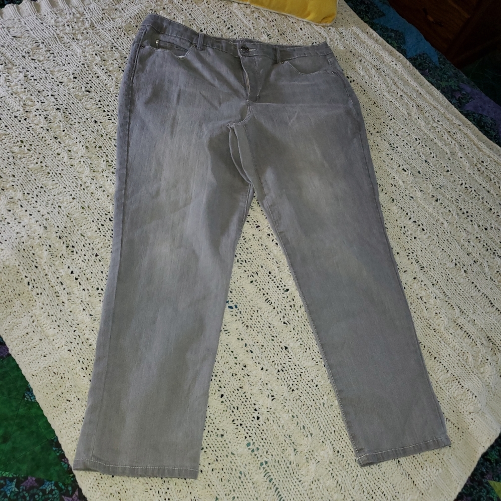 GV Capris